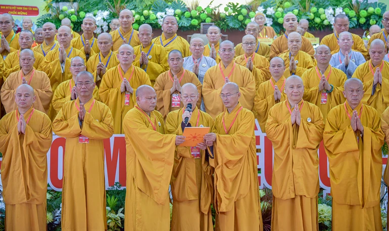 Thượng tọa Thích Quảng Tâm, tân Trưởng ban Trị sự GHPGVN tỉnh Tây Ninh phát biểu nhận nhiệm vụ - Ảnh: Quảng Đạo/BGN