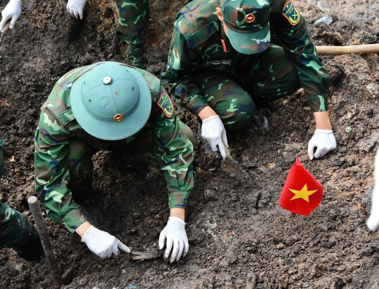 Đội Quy tập hài cốt liệt sĩ thuộc Bộ Tư lệnh TP.HCM đã phát hiện, quy tập được 713 bộ hài cốt liệt sĩ ở Công viên Lê Thị Riêng 