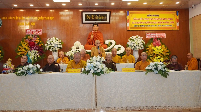 Hòa thượng Thích Thiện Đức, Phó Trưởng ban Trị sự GHPGVN TP.HCM phát biểu chỉ đạo tại hội nghị