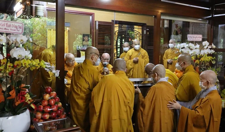 Khánh thọ Trưởng lão Hòa thượng Thích Thanh Từ, Phó Pháp chủ GHPGVN, Tông chủ Thiền phái Trúc Lâm tại thiền viện Thường Chiếu trước ngày khai mạc Đại giới đàn Thiện Hoa - Ảnh: Ban TT-TT Phật giáo tỉnh