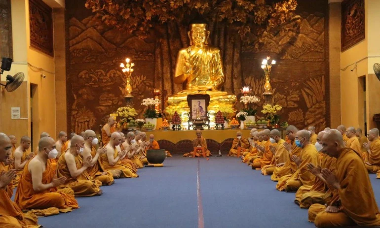 Chư Tăng vân tập tại pháp viện Minh Đăng Quang