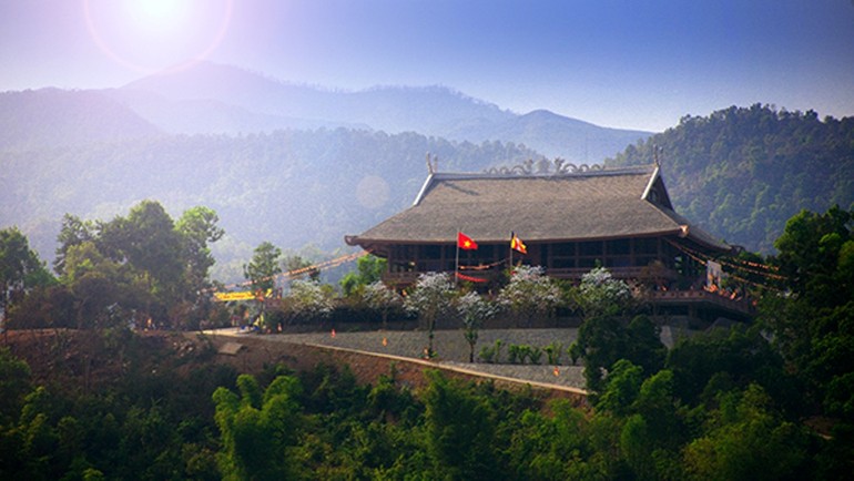 Chùa Linh Quang trên đồi Tông Khao, Điện Biên Phủ, tỉnh Điện Biên - Ảnh: Văn Thành Chung