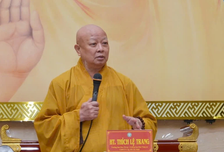 Hòa thượng Thích Lệ Trang chủ trì, phát biểu tại buổi họp mở rộng - Ảnh: Bảo Toàn/BGN