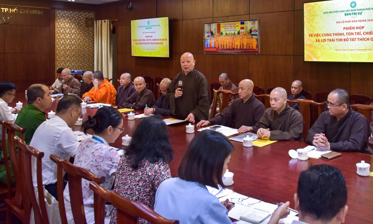 Hòa thượng Thích Lệ Trang, Phó Chủ tịch Hội đồng Trị sự, Trưởng ban Nghi lễ T.Ư, Trưởng ban Trị sự GHPGVN TP.HCM, Phó Chủ tịch Ủy ban Tổ chức Đại lễ Vesak Liên Hiệp Quốc 2025 chủ trì cuộc họp - Ảnh: Quảng Đạo/BGN 