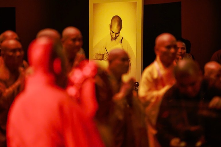 Bồ-tát Thích Quảng Đức viết Lời nguyện tâm quyết, ảnh tôn trí tại không gian chiêm bái xá-lợi Bồ-tát Thích Quảng Đức ở Việt Nam Quốc Tự - Ảnh: Hải An/Báo Giác Ngộ