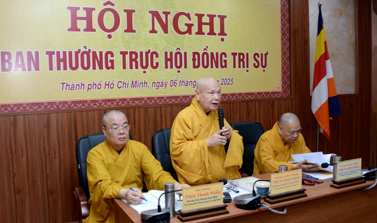  Trưởng lão Hòa thượng Thích Thiện Nhơn phát biểu khai mạc Hội nghị Ban Thường trực Hội đồng Trị sự - Ảnh: Bảo Toàn/BGN