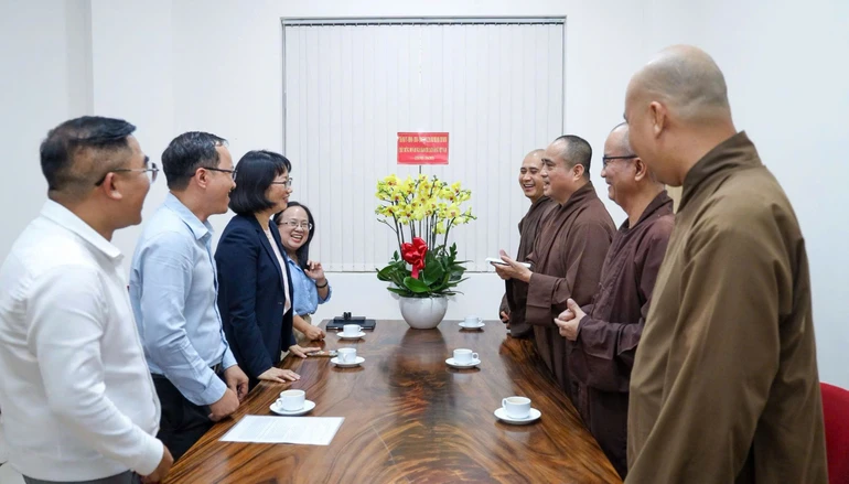 Lãnh đạo Thành ủy TP.HCM chúc mừng Báo Giác Ngộ nhân ngày Báo chí Việt Nam 21-6 - Ảnh: Nguyên Tài/BGN