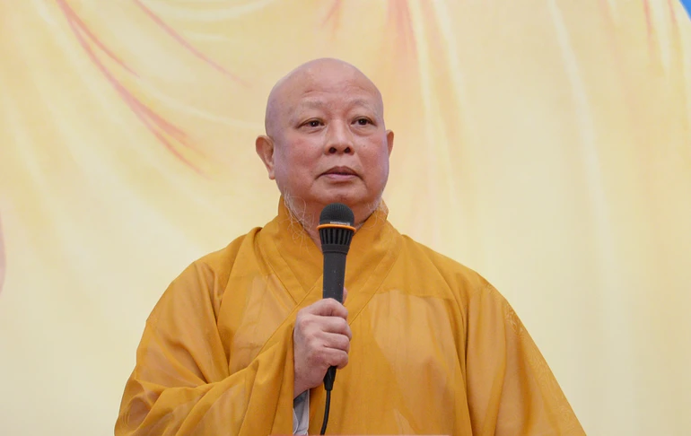 Hòa thượng Thích Lệ Trang, Phó Chủ tịch Hội đồng Trị sự, Trưởng ban Trị sự GHPGVN TP.HCM phát biểu tại buổi trao quyết định