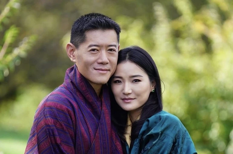 Quốc vương trẻ Bhutan và Hoàng hậu Jetsun Pema xuất thân là một cô gái thường dân của đất nước này.