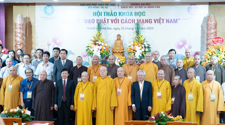 Các đại biểu tham dự hội thảo