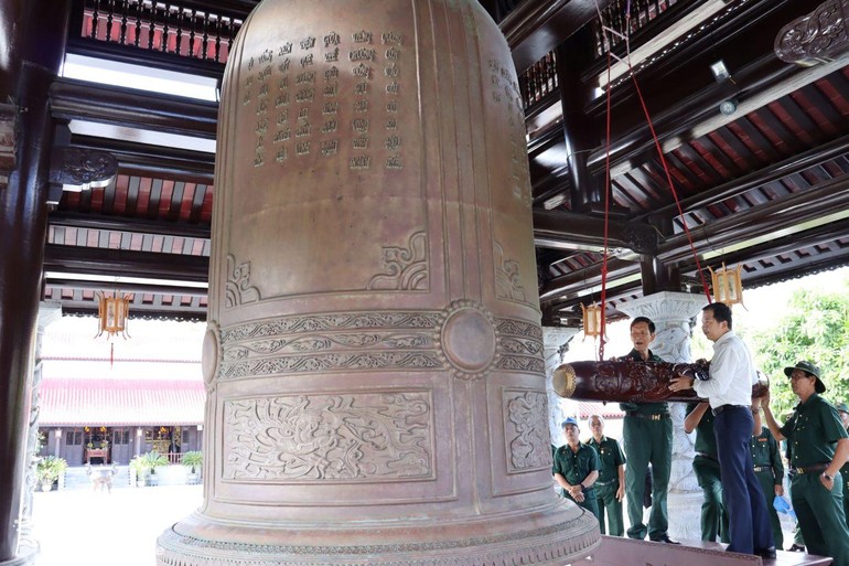 Tiếng chuông ở Đền thờ Côn Đảo