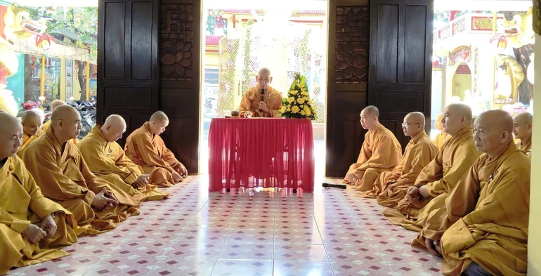 Thượng tọa Thích Giác Trí, Ủy viên Thường trực Ban Trị sự GHPGVN TP.HCM thuyết giới - Ảnh: H.Trang 