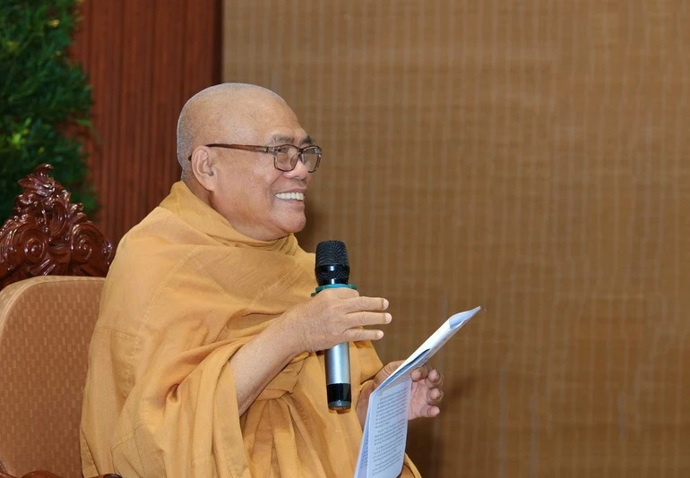 Hòa thượng Thích Giác Toàn, Phó Chủ tịch Hội đồng Trị sự, Viện trưởng Viện Nghiên cứu Phật học VN thuyết giảng tại chùa Vạn Đức 