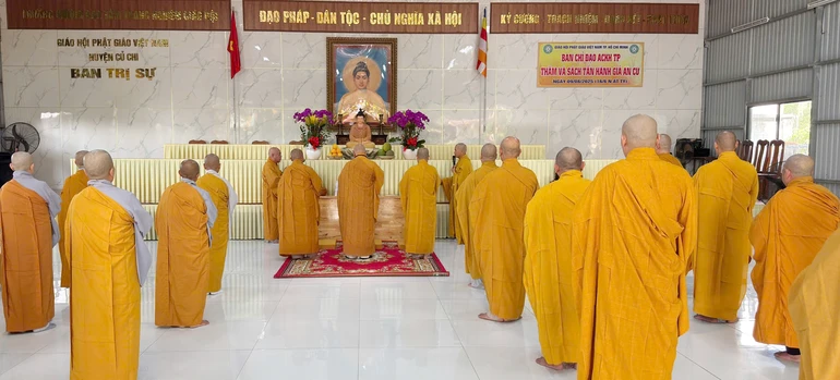 Tăng Ni xã Củ Chi, Tân An Hội, Thái Mỹ, An Nhơn Tây, Nhuận Đức, Phú Hòa Đông, Bình Mỹ thực hiện Bố-tát tại chùa Pháp Thành