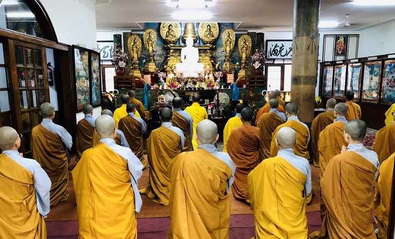 Tăng Ni nghiên cứu sinh VN tại Đại học Delhi (Ấn Độ) cử hành Lễ Bố-tát 