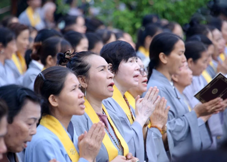 Trong mỗi chúng ta, ai cũng có khao khát được trở thành con người tự do, nhưng chúng ta lại chưa một lần dám cởi bỏ những trói buộc. Ai cũng mong muốn chinh phục đỉnh cao nhưng chúng ta lại cứ mãi đứng dưới chân đỉnh mà ngắm nhìn lên rồi trầm trồ khen ngợi - Ảnh: Bảo Toàn/BGN