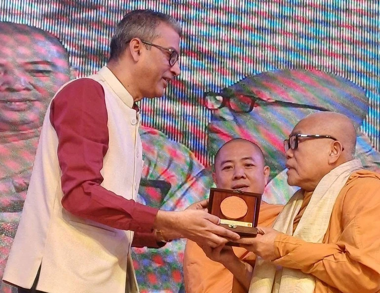 Hòa thượng Thích Giác Toàn tham dự Lễ kỷ niệm 75 năm thành lập Nava Nalanda Mahavihara (Ấn Độ) và đặt đá xây dựng Hội trường Thích Minh Châu do Viện Nghiên cứu Phật học VN chủ trương và tài trợ 