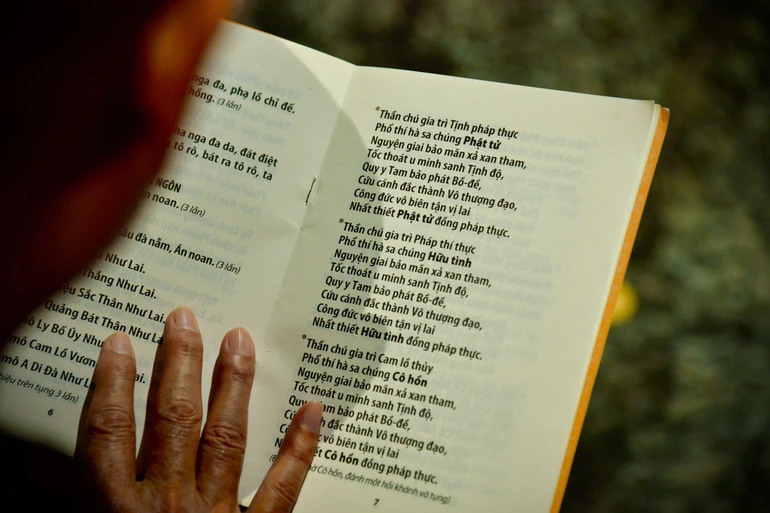 Trong khoa nghi nhật tụng hiện hành đều có sự kết hợp chặt chẽ giữa kinh và chú...