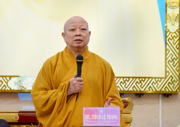 Hòa thượng Thích Lệ Trang chủ trì buổi họp mở rộng của Ban Thường trực Ban Trị sự - Ảnh: Bảo Toàn/BGN