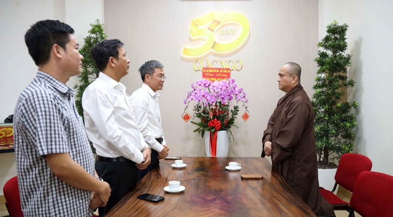 Phái đoàn lãnh đạo Cục an ninh nội địa - Bộ Công an chúc Tết cổ truyền đến Báo Giác Ngộ - Ảnh: Nguyên Tài/BGN