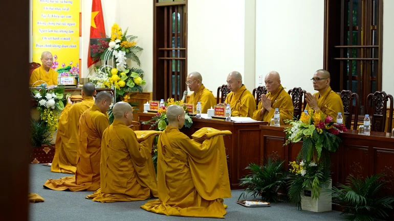 Tăng Ni hàng năm phải An cư ba tháng (Tiền An cư hoặc Hậu An cư) để thúc liễm thân tâm, trau dồi Giới - Định - Tuệ, giữ gìn quy củ tùng lâm, trang nghiêm Giáo hội, lợi lạc tự thân và lợi ích xã hội - Ảnh: Diệu Tường/BGN