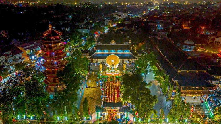Lễ đài Phật đản tại chùa Từ Đàm
