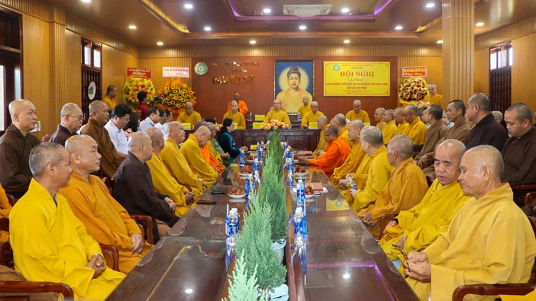 Hội nghị Ban Trị sự GHPGVN tỉnh Vĩnh Long lần đầu tiên sau sáp nhập diễn ra tại trụ sở Văn phòng - chùa Phật Ngọc Xá Lợi (P.Tân Ngãi)