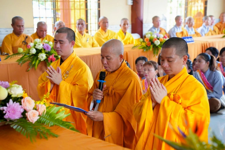 Đại đức Thích Hoằng Giai, tân trụ trì chùa Ngọc Kinh phát nguyện nhận nhiệm vụ