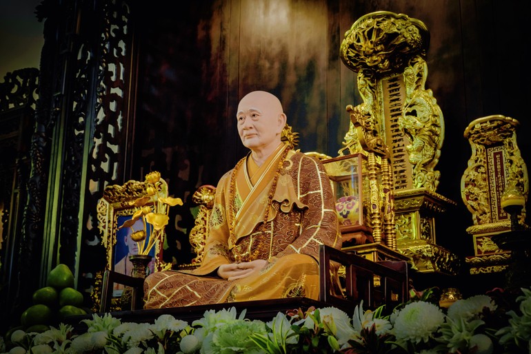 Tôn tượng Trưởng lão Hòa thượng Thích Tắc An an trí tại tổ đường chùa Thiền Tôn 2 - TP.HCM