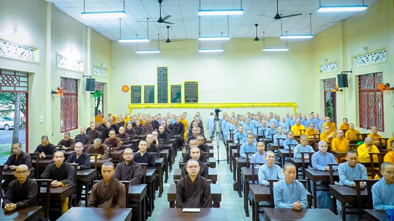Kỳ thi tuyển sinh khóa XII của Trường Trung cấp Phật học tỉnh Đồng Nai có 68 Tăng sinh và 102 Ni sin tham dự