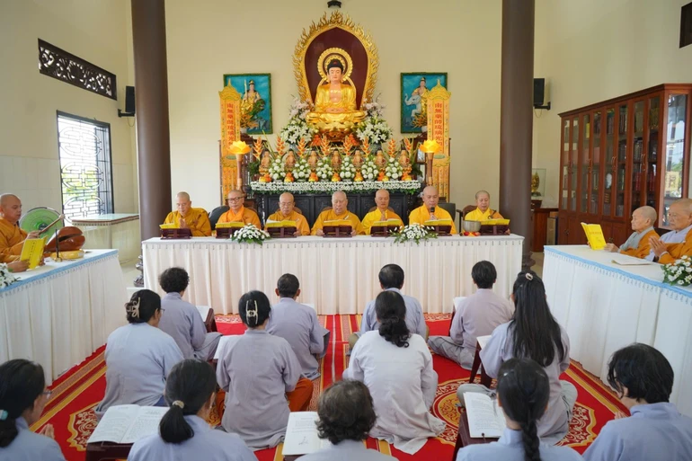 Trang nghiêm Lễ tạ đàn Dược Sư thất châu sau một tháng trì tụng tại chùa Tịnh Nghiêm (tỉnh Đồng Tháp)