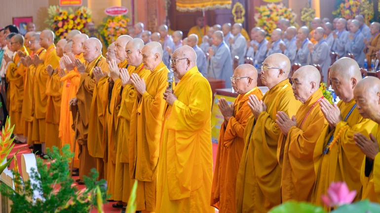 Ngày đầu tiên Đại hội đại biểu Phật giáo tỉnh Đồng Tháp lần thứ I, nhiệm kỳ 2026-2031 diễn ra tại hội trường Bông Sen (P.Cao lãnh) - Ảnh: Tâm Quý/BGN