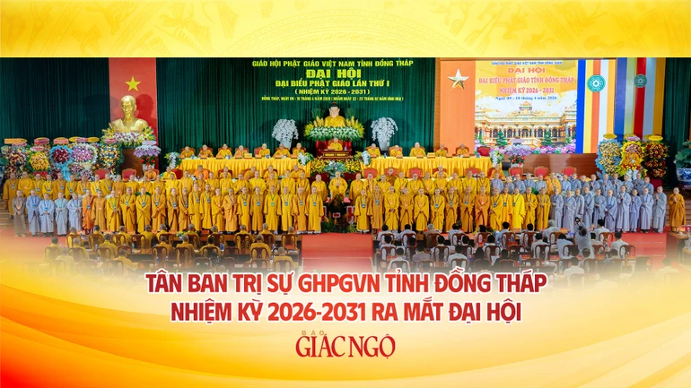 Thượng tọa Thích Tĩnh Triệt được tái suy cử Trưởng ban Trị sự GHPGVN tỉnh Đồng Tháp nhiệm kỳ 2026-2031 và các thành viên tân Ban Trị sự chính thức ra mắt đại hội tại phiên trọng thể sáng 10-4-2026 - Ảnh: Nguyện Truyền/BGN