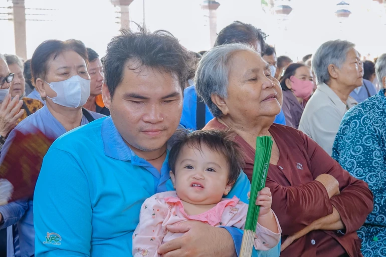 San sẻ yêu thương đến bà con khiếm thị