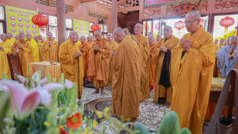 Nhị vị Hòa thượng đối thú an cư theo truyền thống