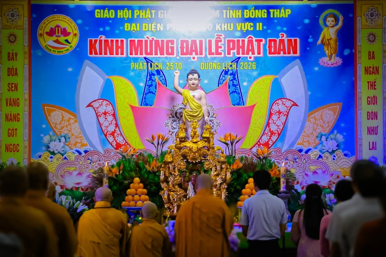 Chư tôn đức Ban Đại diện Phật giáo khu vực II tỉnh Đồng Tháp trang nghiêm tổ chức Đại lễ Phật đản Phật lịch 2570 tại chùa Phước Hưng