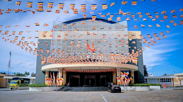 Đại hội đại biểu Phật giáo tỉnh An Giang lần thứ I diễn ra tại Trung tâm Văn hóa - Nghệ thuật tỉnh (phường Rạch Giá)