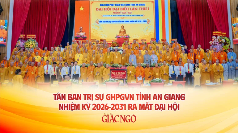 Hòa thượng Thích Thiện Thống được tái suy cử Trưởng ban Trị sự GHPGVN tỉnh An Giang nhiệm kỳ 2026-2031 và các thành viên tân Ban Trị sự chính thức ra mắt đại hội, sáng nay, 19-6-2026 - Ảnh: Nguyện Truyền/BGN