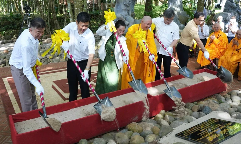 Lễ cầu nguyện đặt đá khởi công xây dựng Viện Chuyên Tu 2 (P.Long Thành, TP.Đồng Nai)