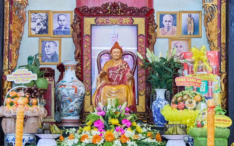 Tôn dung Trưởng lão Hòa thượng Thích Huệ Kỉnh (1938-2012) tại chùa Tây An (P.Vĩnh Tế, An Giang)