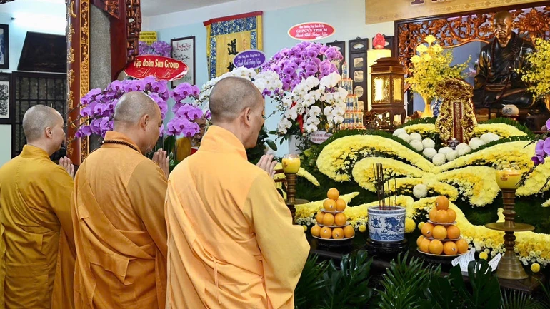 Lễ tưởng niệm Tiểu tường Trưởng lão Hòa thượng Thích Trí Tịnh và bổ nhiệm trụ trì Linh Phong Thiền Uyển diễn ra sáng nay 27-9 (17-8-Bính Ngọ) - Ảnh: Tịnh Mạnh