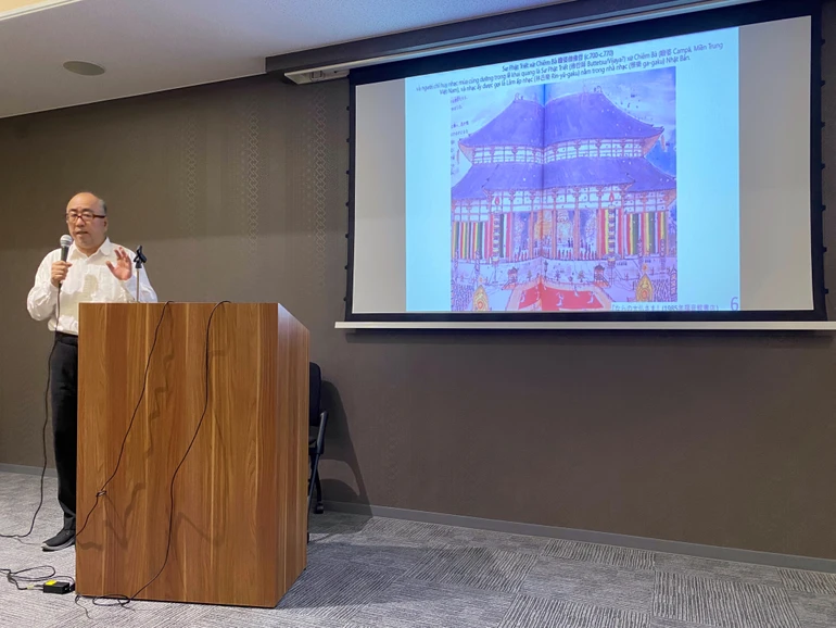 Tối ngày 11-10, tại Trung tâm Thông tin và Văn hóa thuộc Đại sứ quán Nhật Bản tại Việt Nam đã diễn ra buổi thuyết minh với chủ đề mối liên hệ giữa gagaku (nhã nhạc) Nhật Bản và nhạc múa truyền thống Chăm Việt Nam - Ảnh: Lương Hoàng