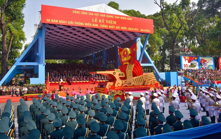 Lễ kỷ niệm 50 năm ngày Giải phóng miền Nam, thống nhất đất nước (30-4-1975 - 30-4-2025) được tổ chức trong không khí long trọng, hào hùng - Ảnh: Văn Phúc