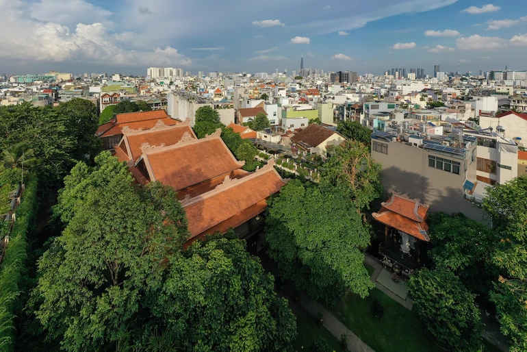 Không gian xanh của Quảng Hương Già Lam giữa lòng thành phố - Ảnh: Phong Dinh