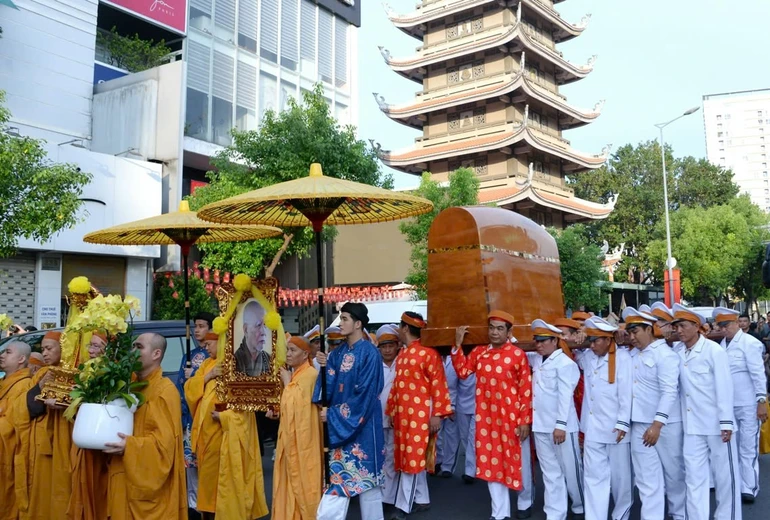 Lễ truy niệm, phụng tống kim quan Trưởng lão Hòa thượng Thích Trí Tịnh vào sáng 12-10 (nhằm ngày 20-8-Ất Tỵ) - Ảnh: Bảo Toàn