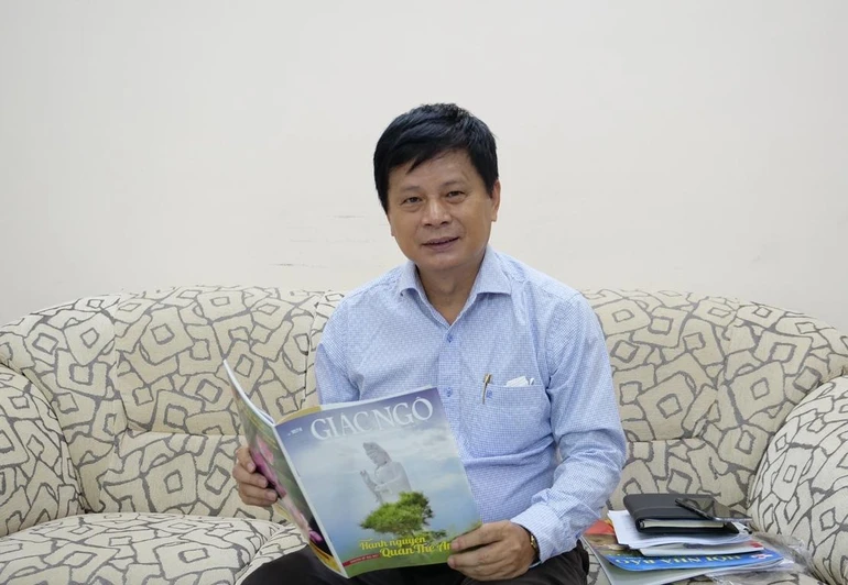Nhà báo Trần Trọng Dũng chia sẻ về vai trò của báo Giác Ngộ trong báo giới thành phố - Ảnh: Tuấn Anh
