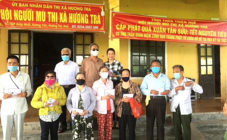 Trao 75 suất quà cho các hội viên có hoàn cảnh đặc biệt khó khăn nhân Tết Nguyên tiêu