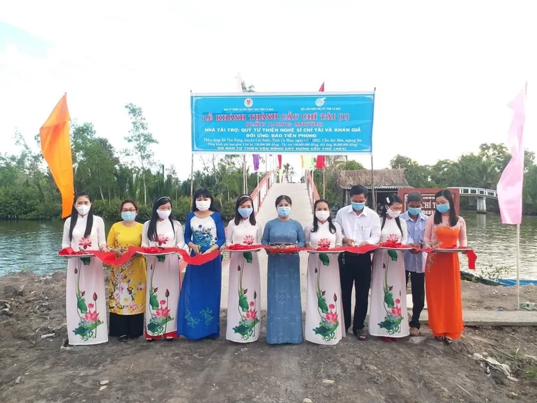  Cây cầu Chí Tài số 1 được đưa vào sử dụng tại xã Tân Hưng, huyện Cái Nước, tỉnh Cà Mau