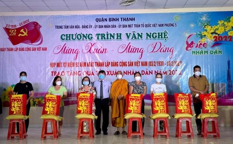 San sẻ yêu thương nhân dịp Tết đến, xuân về