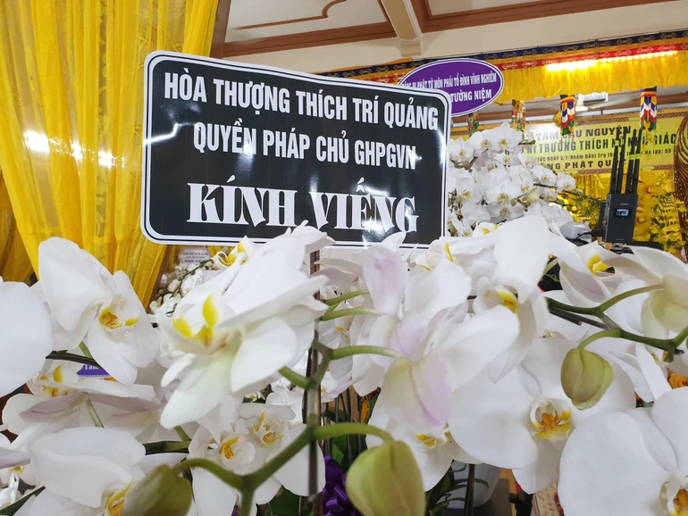 Đức Trưởng lão Hòa thượng Quyền Pháp chủ GHPGVN đã gởi vòng hoa tưởng niệm